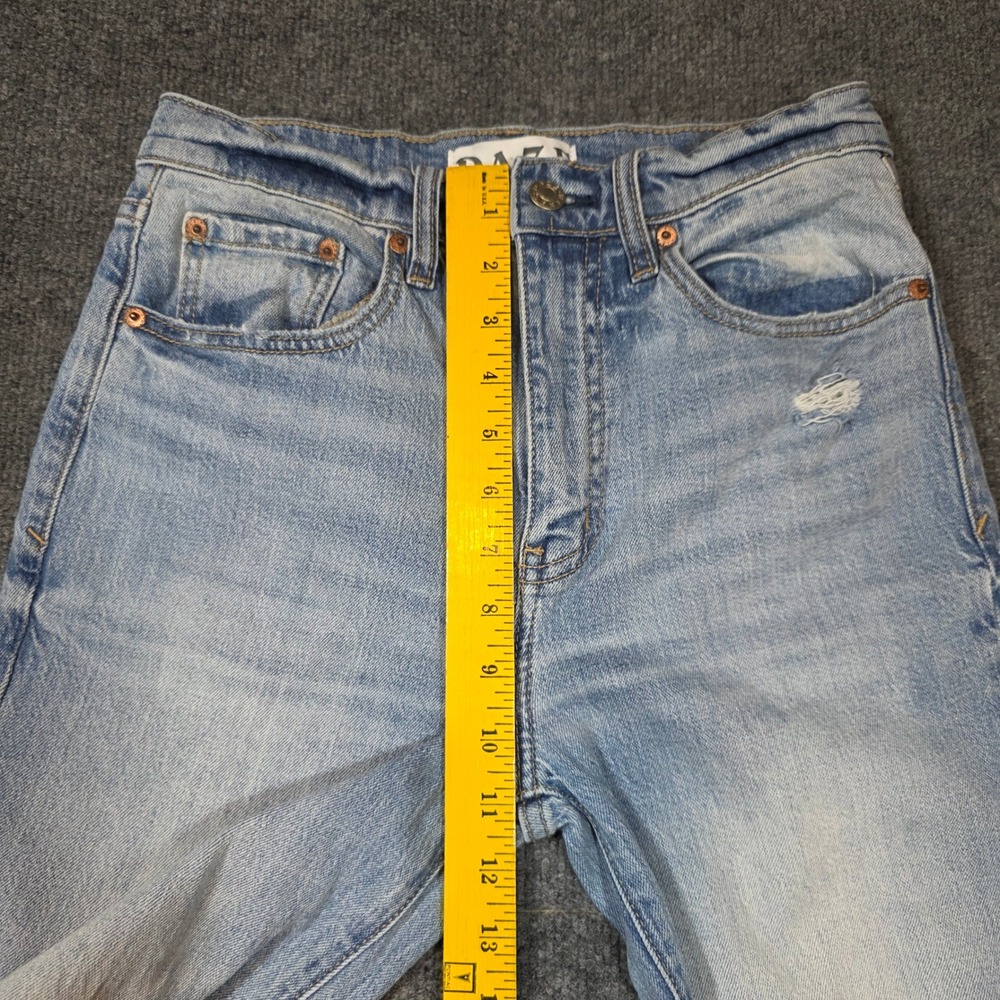 Daze Size 25 High Rise Straight Leg Distressed Light Wash Jeans Womens Momcore - Picture 6 of 11